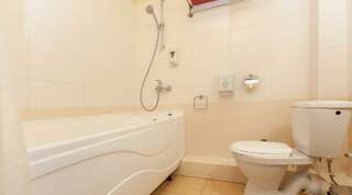 Гостиница Регина Казань Номер улучшенный с 1 двуспальной кроватью-3